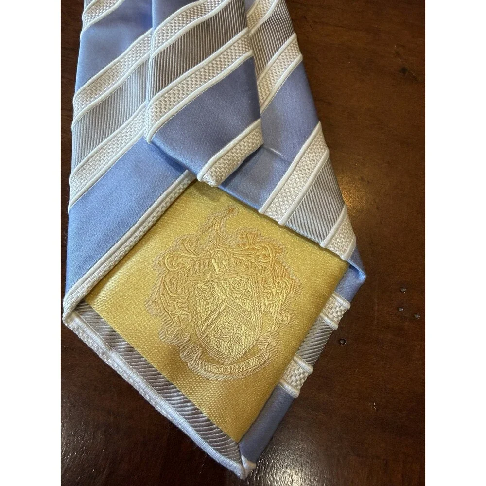 DONALD TRUMP Signature Collection Silk Necktie STRIPED Blue And Silver.