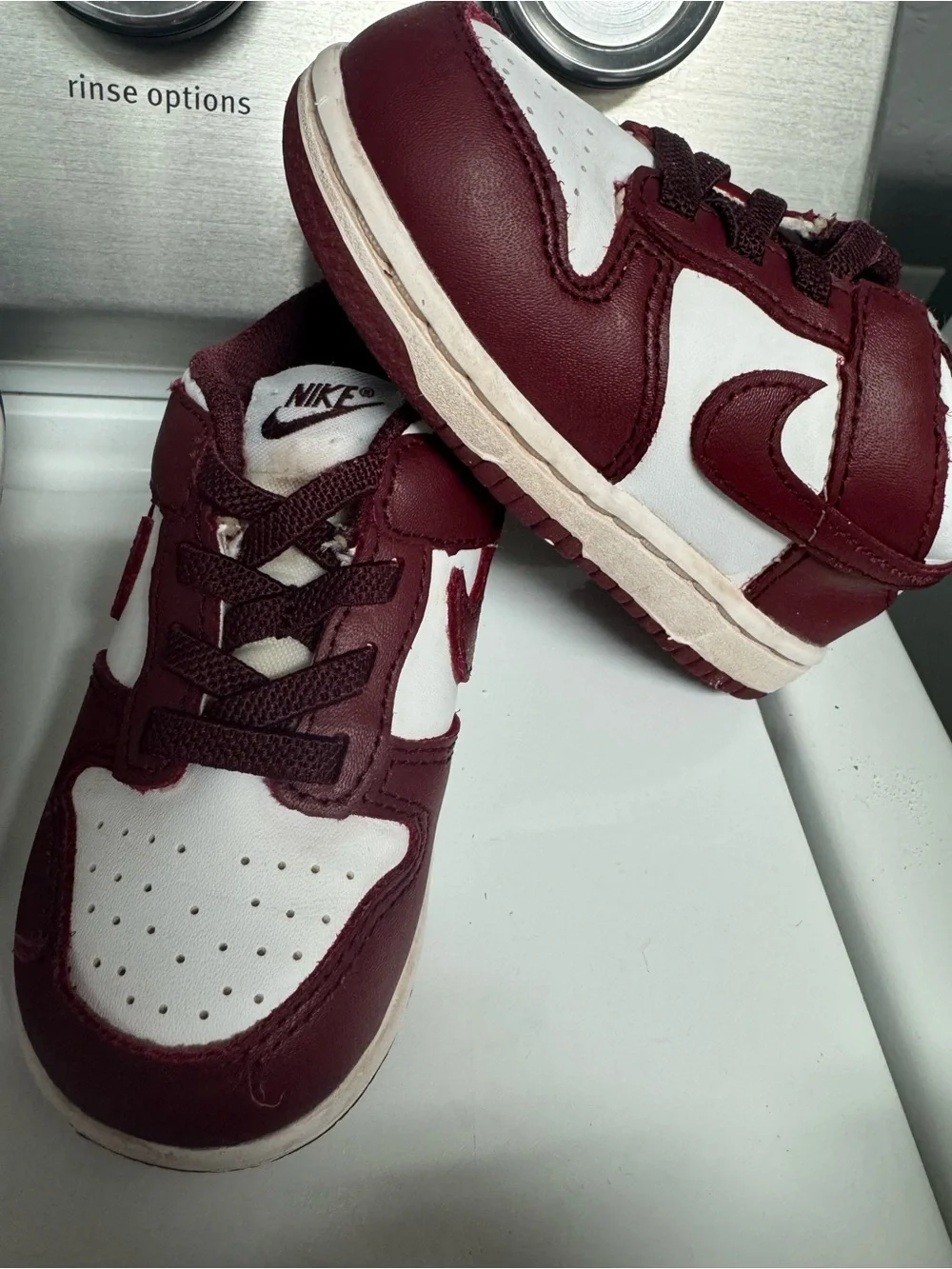 Nike toe sneaker sporty