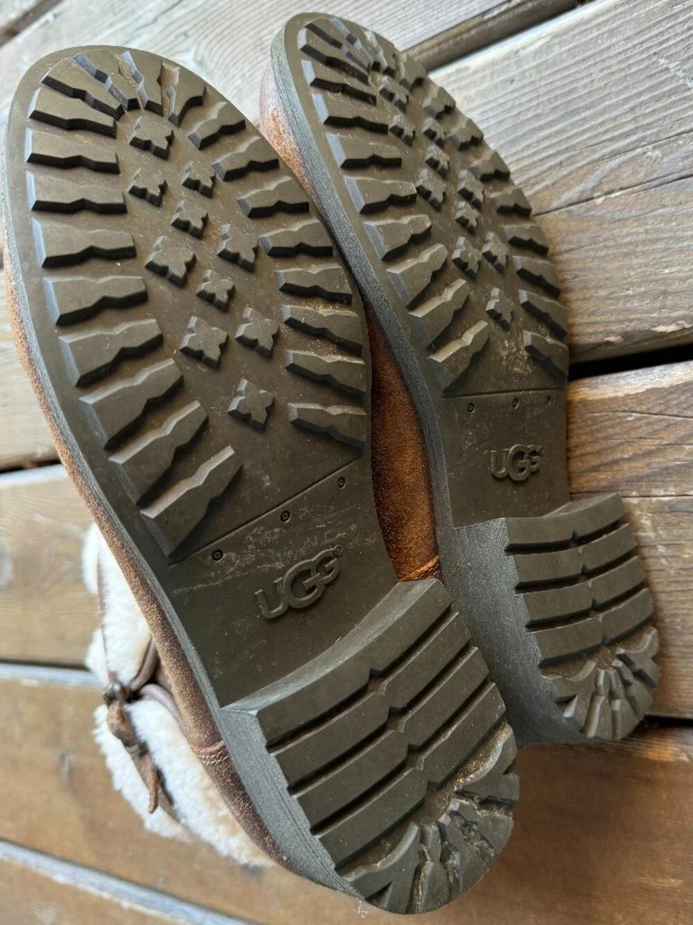 UGG excellent gently