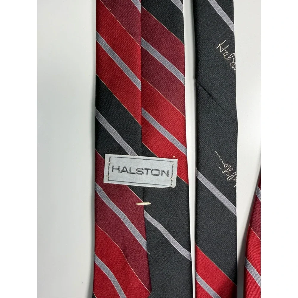 Halston Mens Necktie Black Red Grey Diagonal Stripe Silk Blend Designer Tie