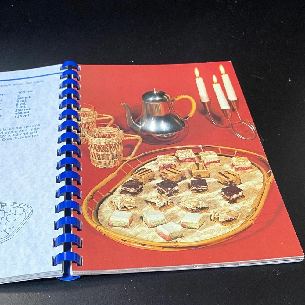 Jean Pare Company’s Company 150 Delicious Squares Vintage cookbook