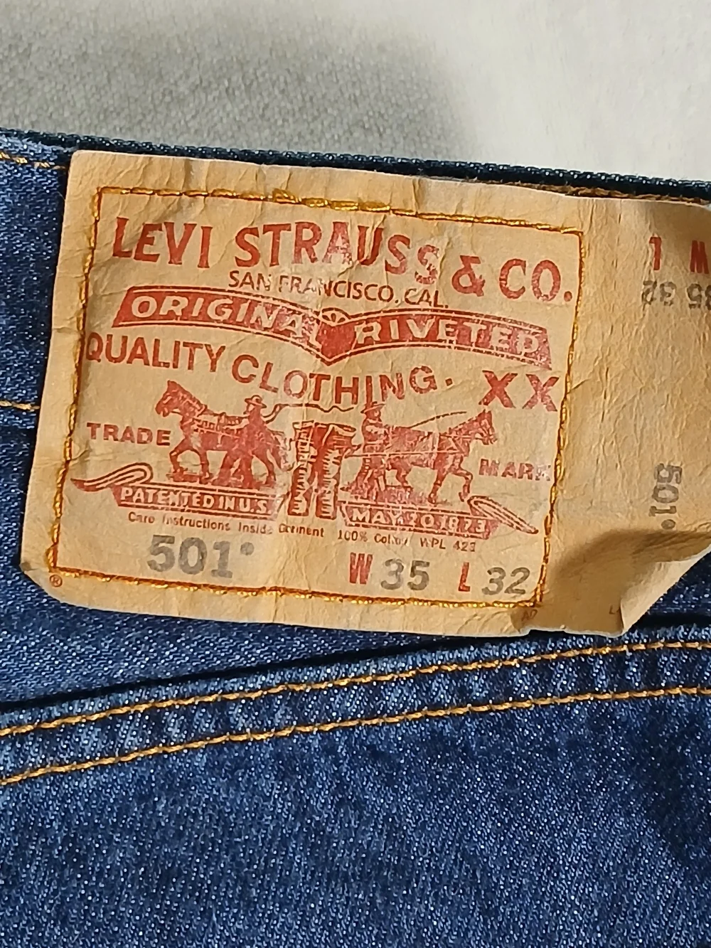 Levi's 501 35x32 Button Fly Jeans Men's Dark Wash Straight Leg