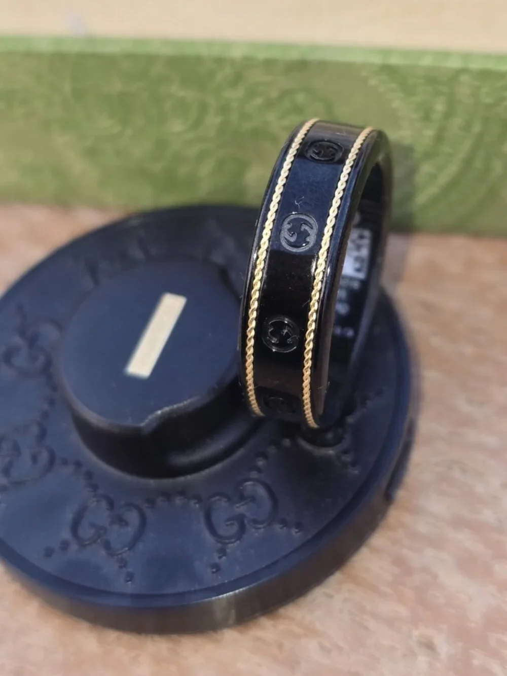 Gucci x Oura Ring Black and Gold Health Tracker Size 12