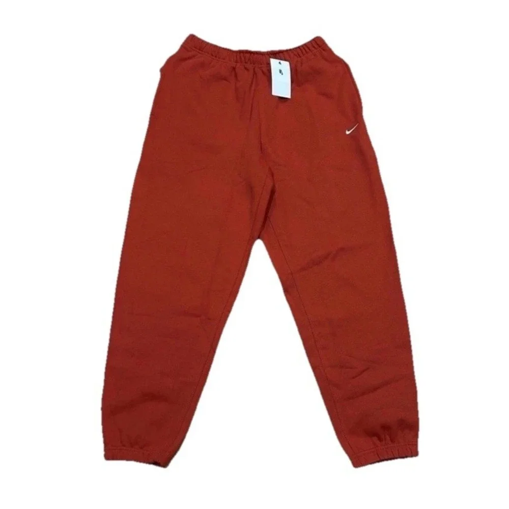 Nike sportswear solo