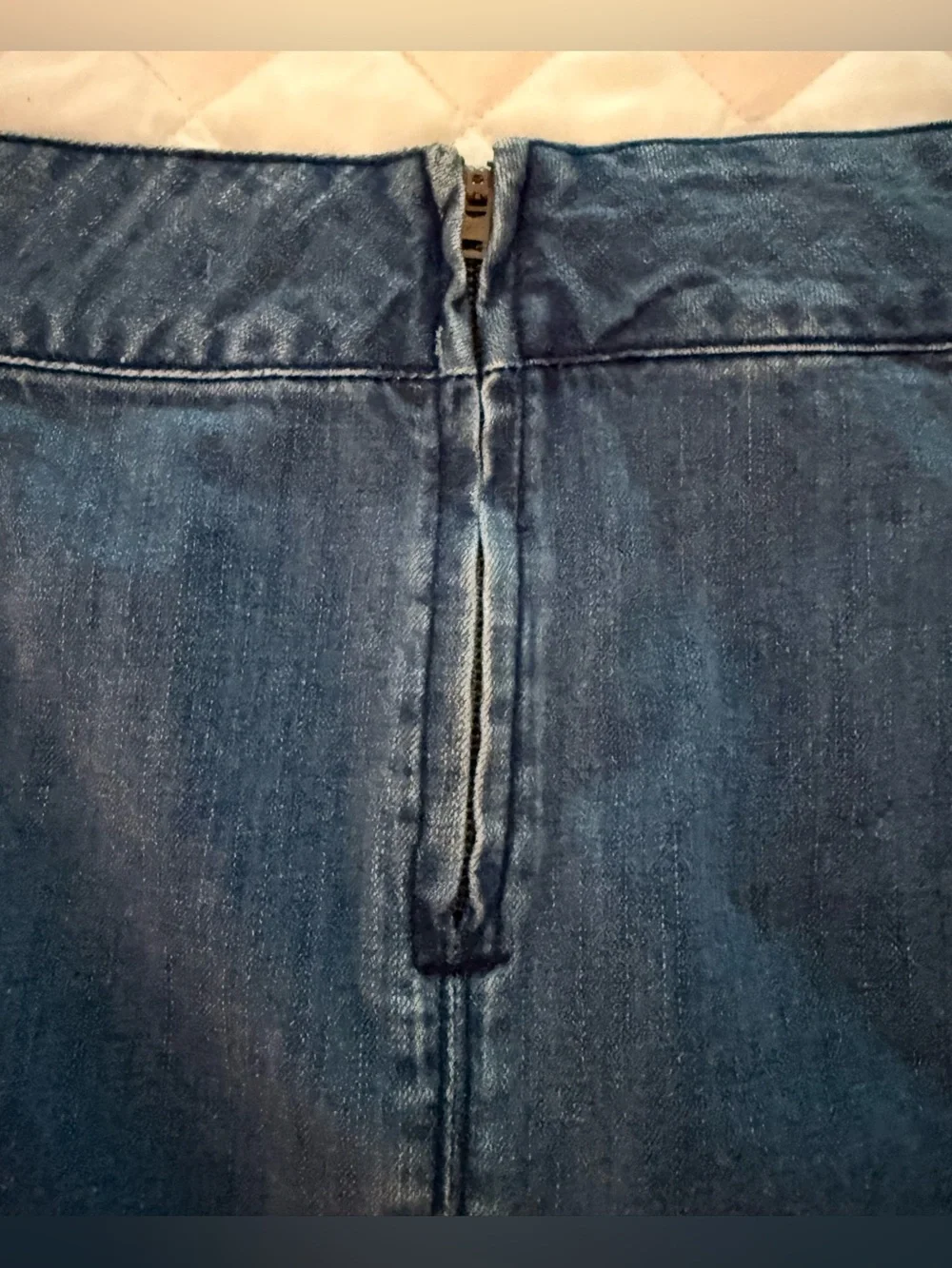 FREE PEOPLE Blue Denim Jeans Skirt Mini Women’s size 6 zipper stitching mint