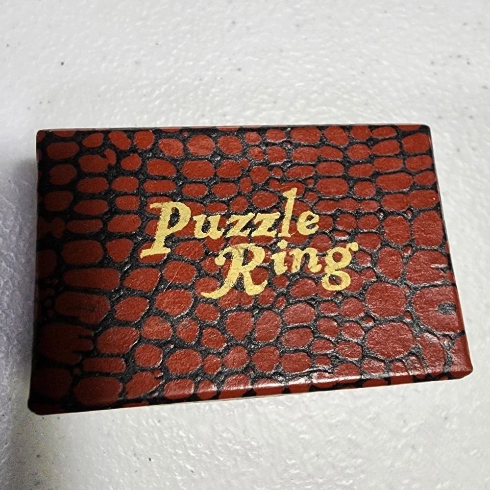 VTG Puzzle Ring Made in Japan Silver Tone 4 Band Interlocking Novelty with Box