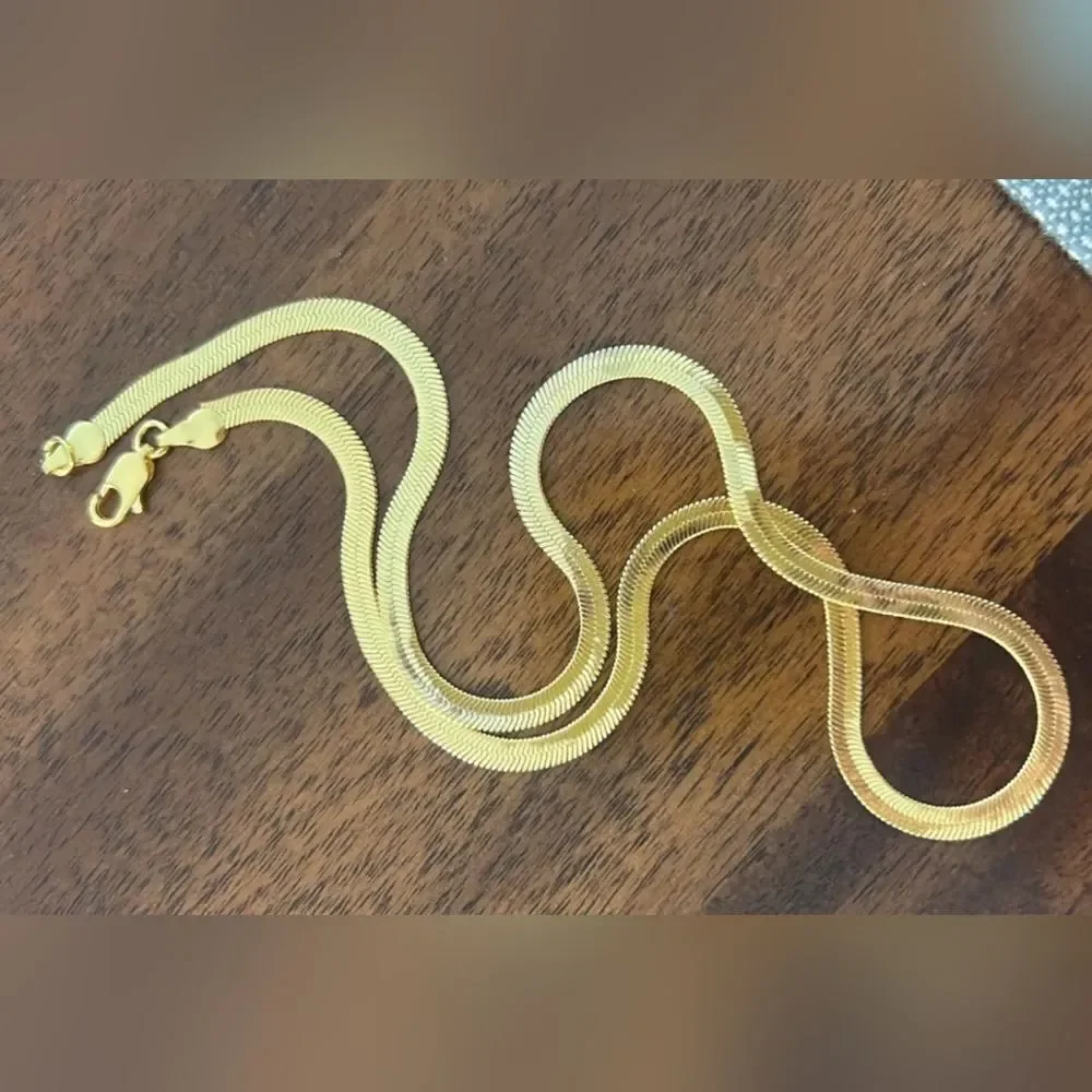 Herringbone 4mm golden necklace
