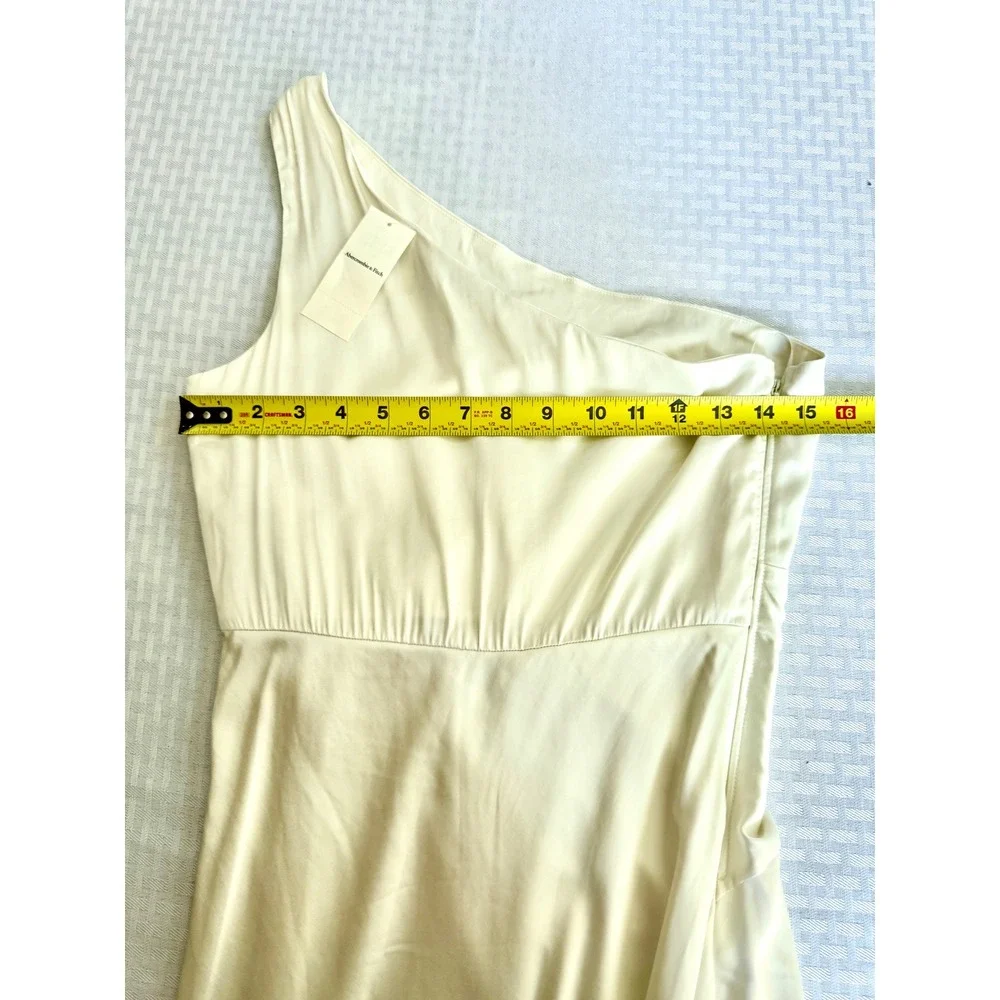 Abercrombie & Fitch elegant satin