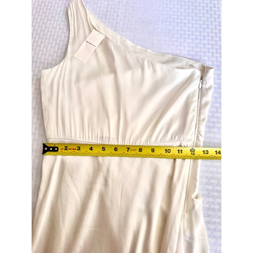 Abercrombie & Fitch elegant satin