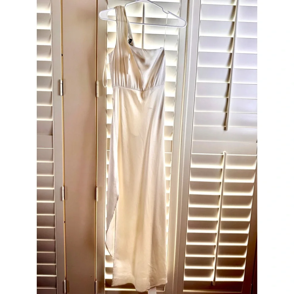 Abercrombie & Fitch elegant satin