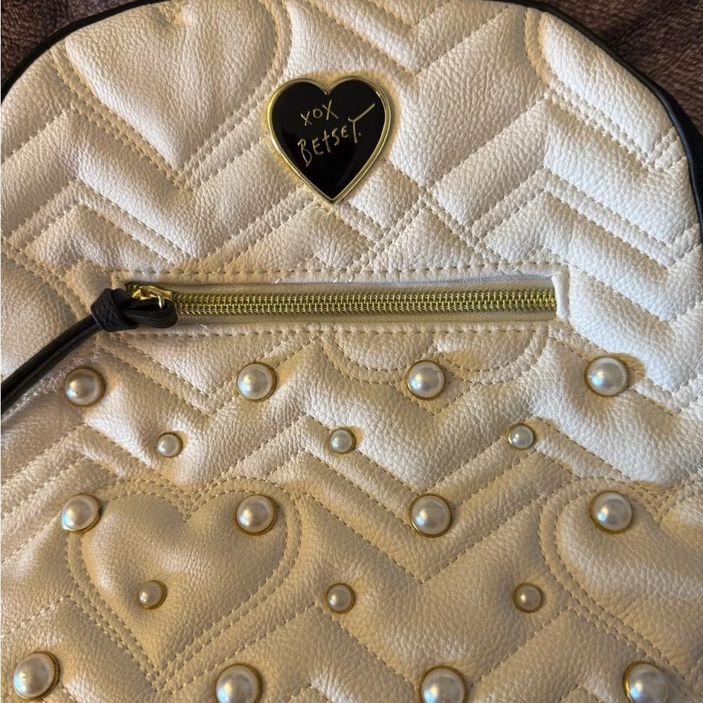 Betsey Johnson chic cream