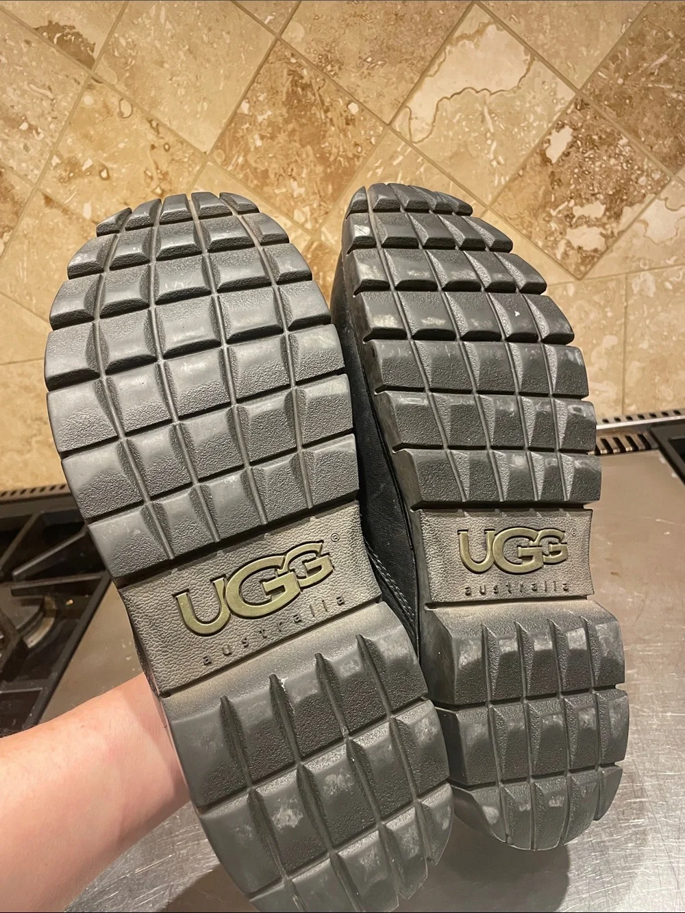 UGG versatile leather