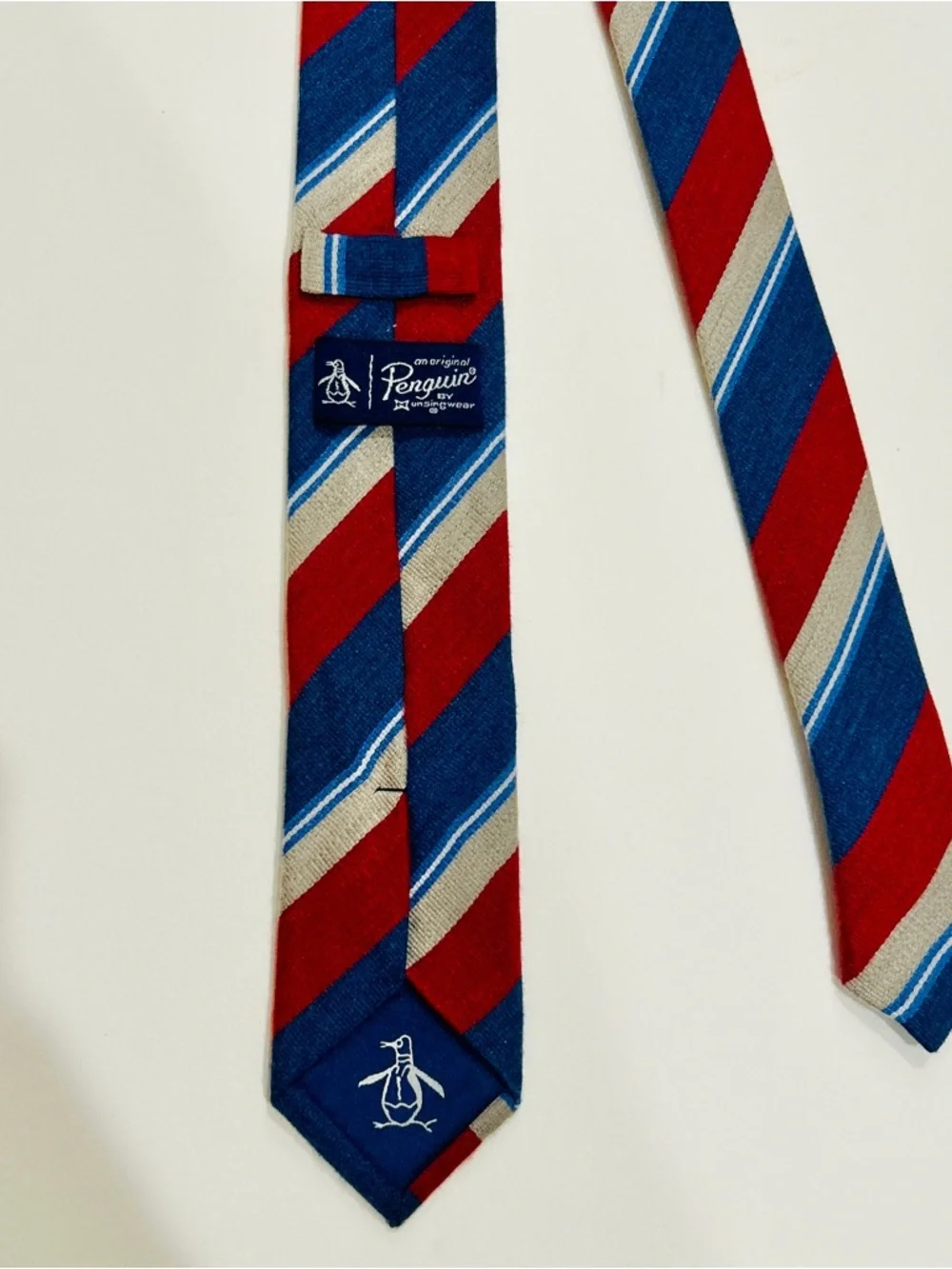 Penguin by Munsingwear red, blue, and beige diagonal striped tie #preppy #retro