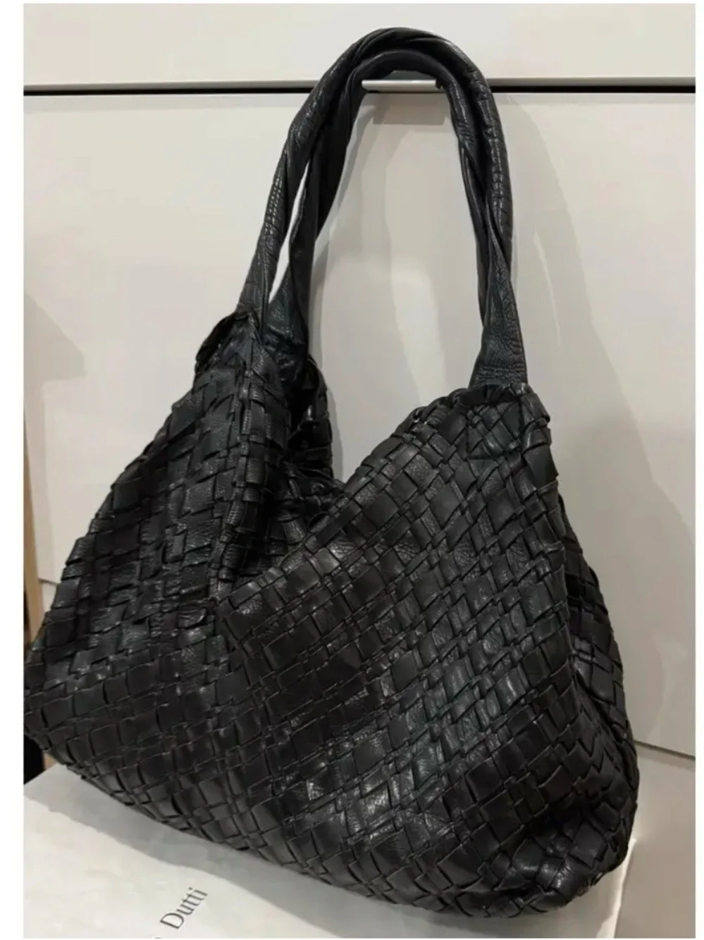 Massimo Dutti exterior many top