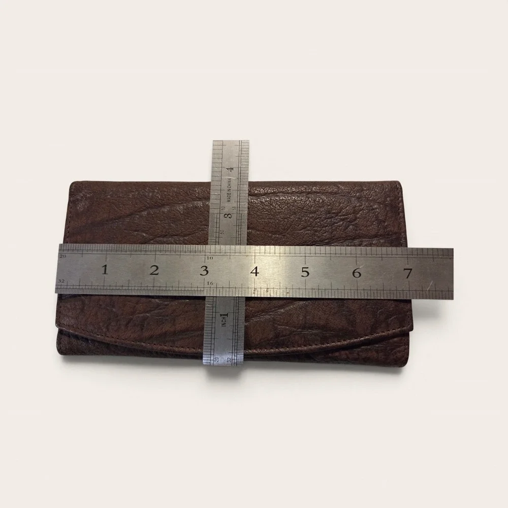 Busby width compartment snap