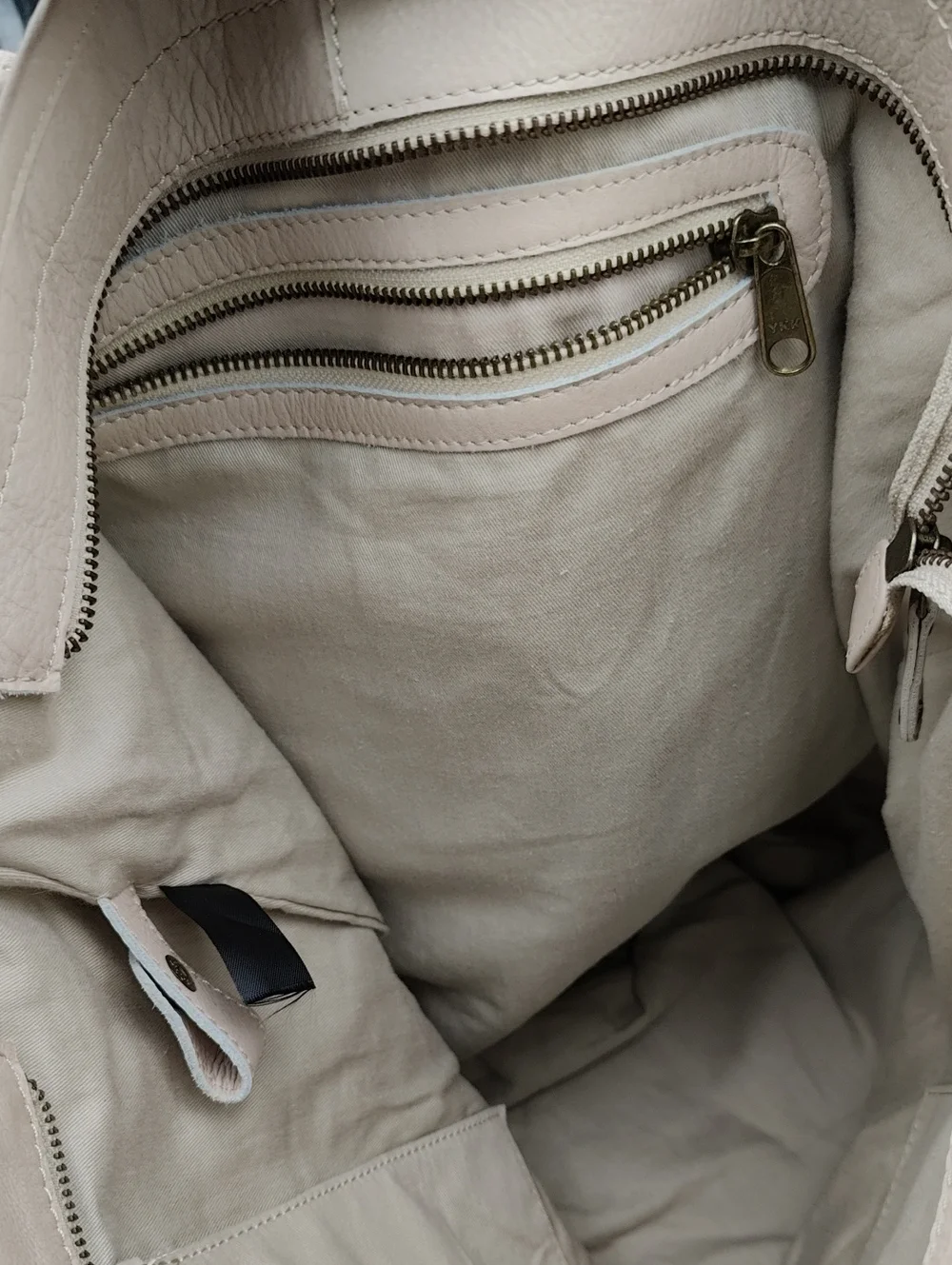N/A zippered noted