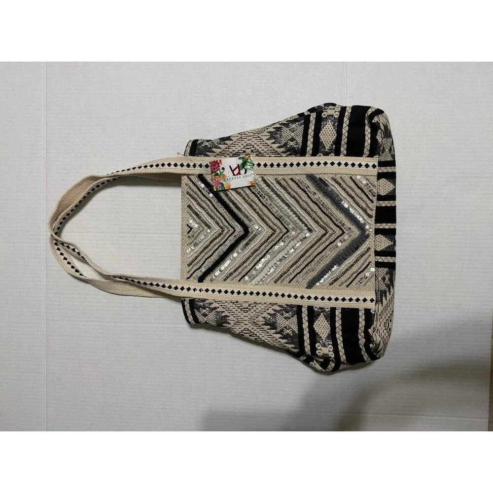 Unbranded black white