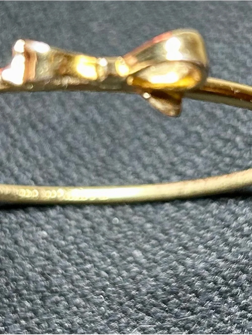 Kate Spade Gold‑Tone Bow Hinge Bangle Bracelet – Classic & Feminine