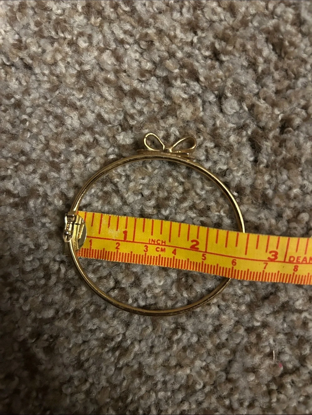 Kate Spade Gold‑Tone Bow Hinge Bangle Bracelet – Classic & Feminine