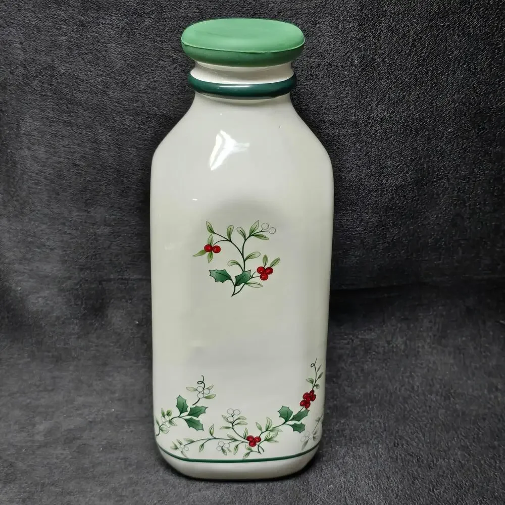 Pfaltzgraff winterberry milk