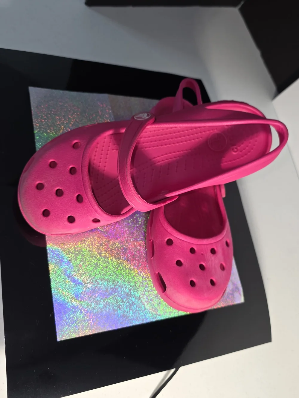 CROCS vibrant hot