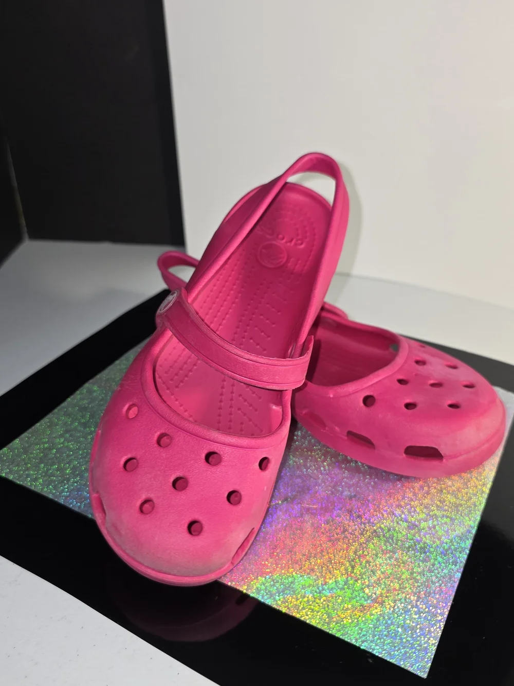 CROCS vibrant hot