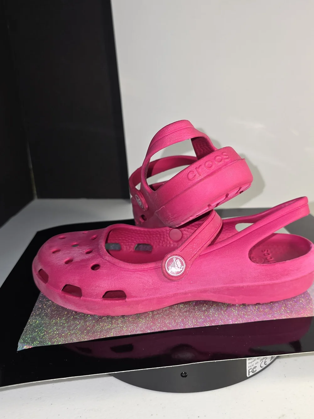 CROCS vibrant hot