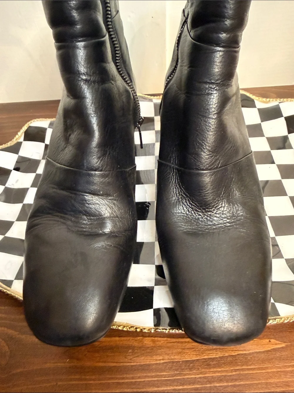 Kenneth Cole classic black