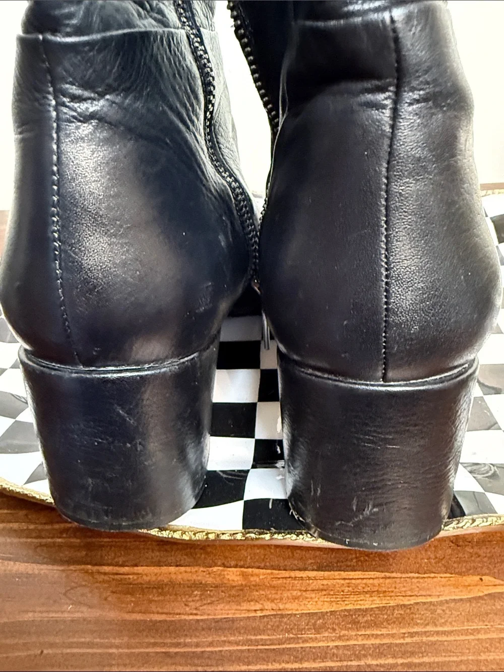 Kenneth Cole classic black