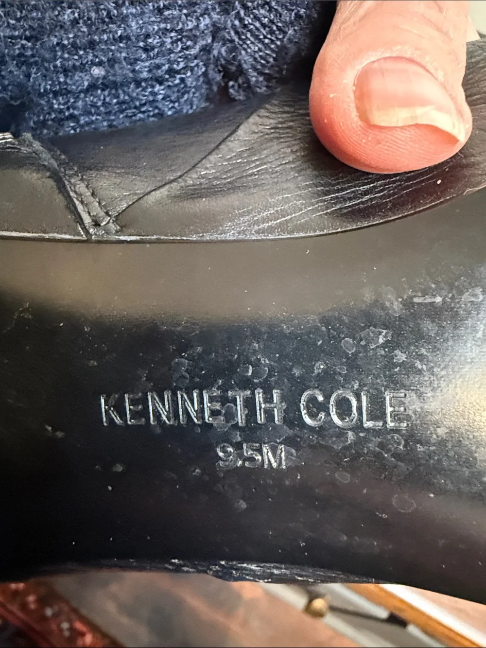 Kenneth Cole classic black