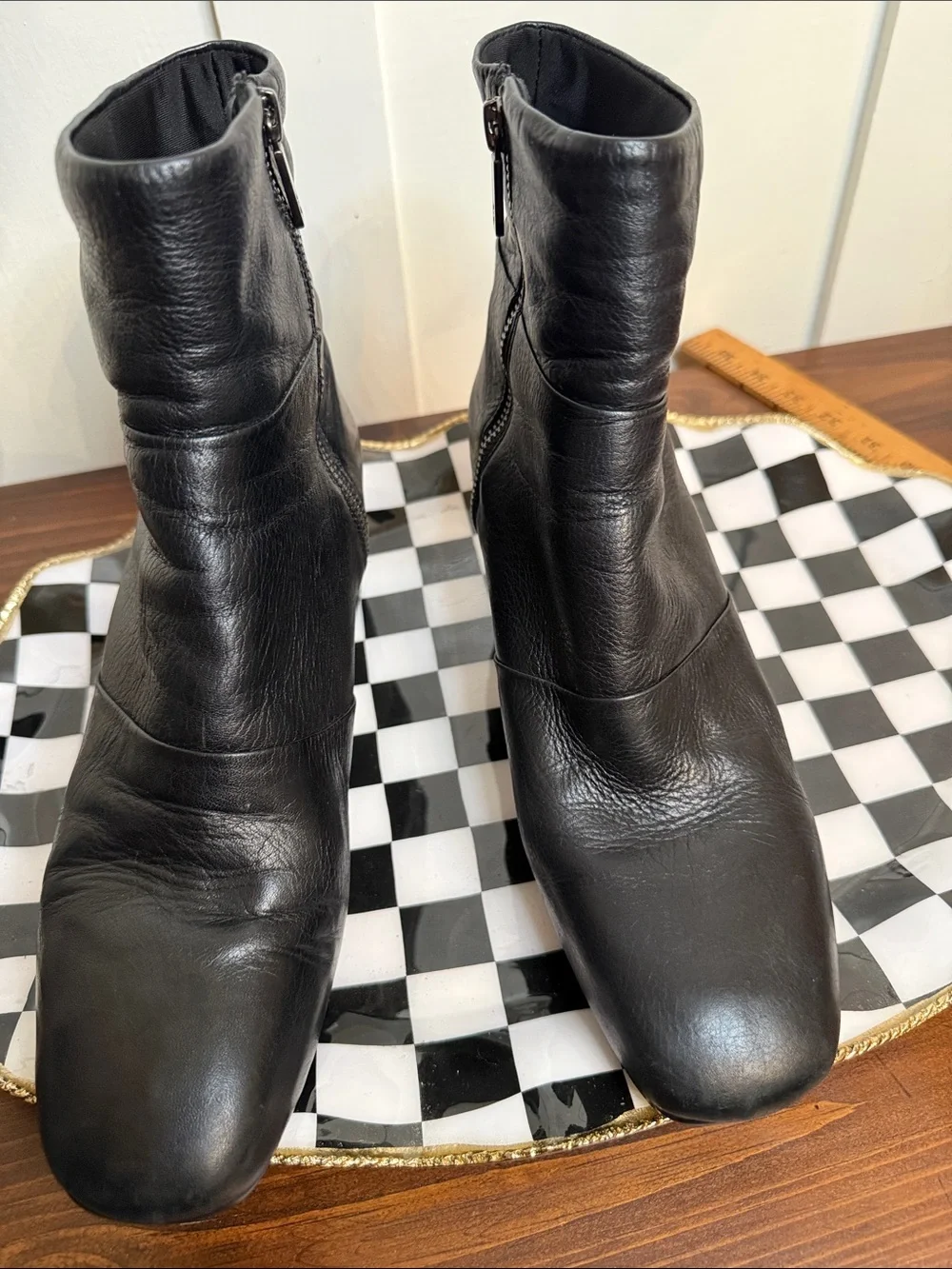 Kenneth Cole classic black