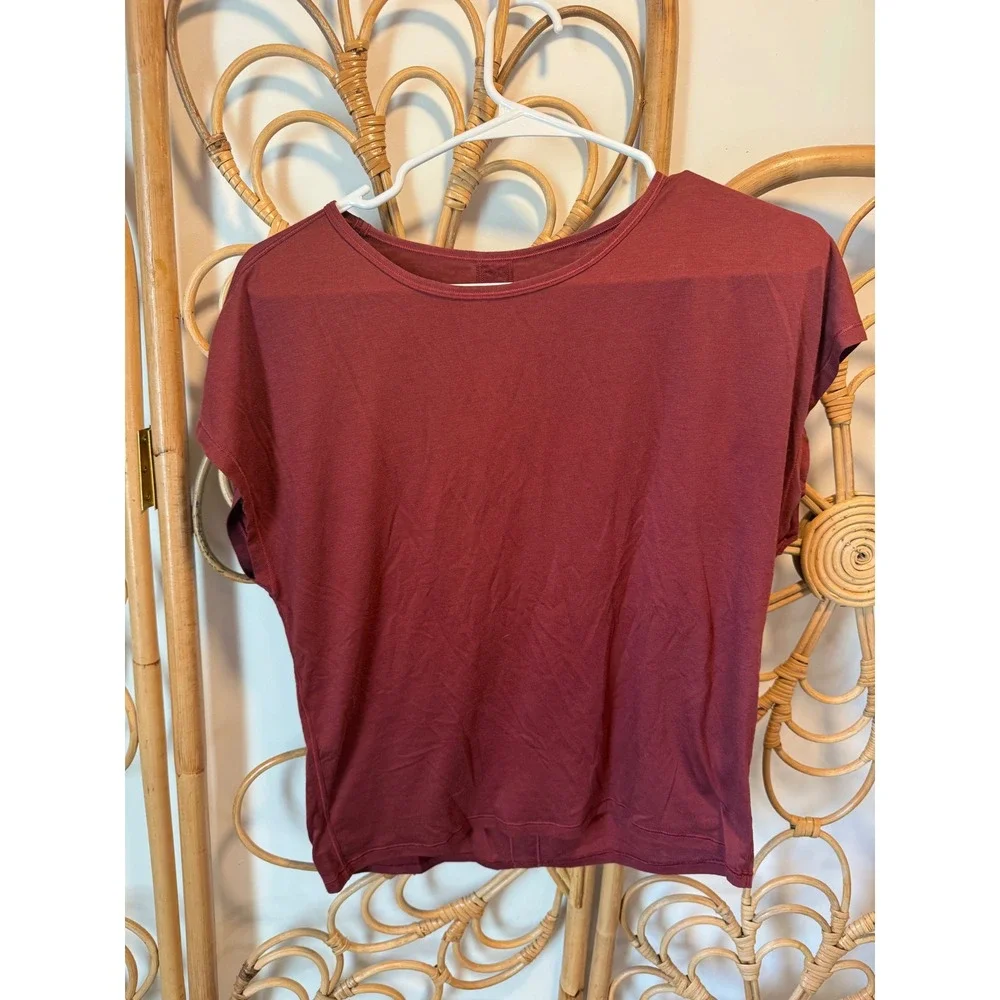 Lululemon Open Back Short Sleeve Top Burgundy Red Workout Shirt Womens‎ Size 6