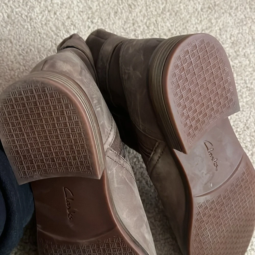 “Clark’s: Women’s Bootie size 8”