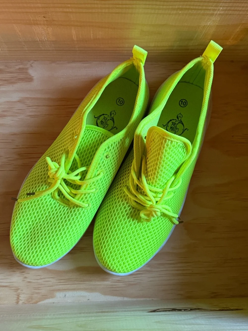 Neon Lime Mesh Lace-Up Tennis‎ Sneakers size 10