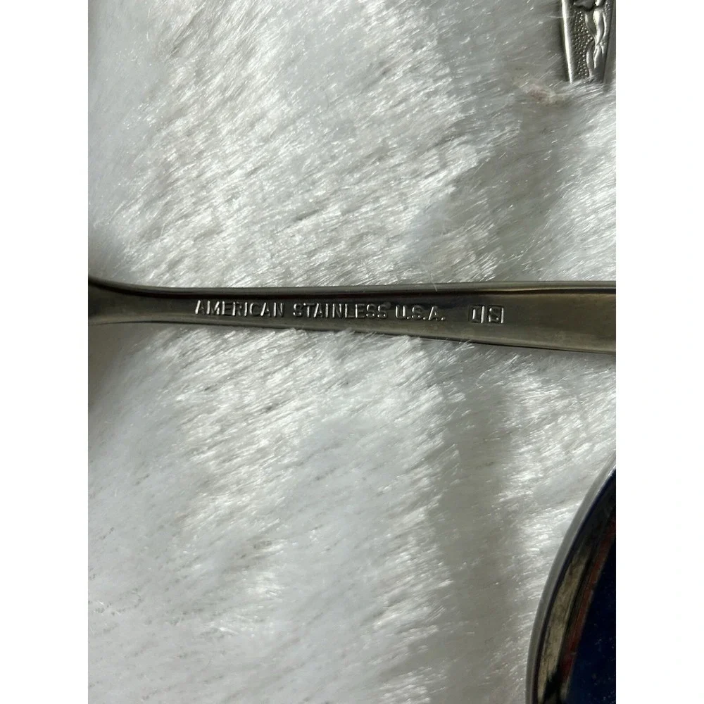 The Unbranded Brand vintage american