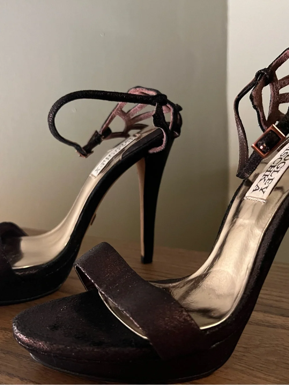 Badgley Mischka sleek open