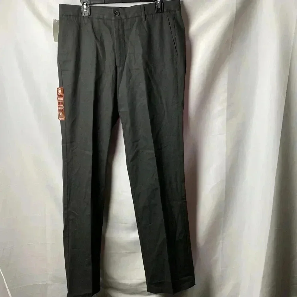 Dockers pin dark