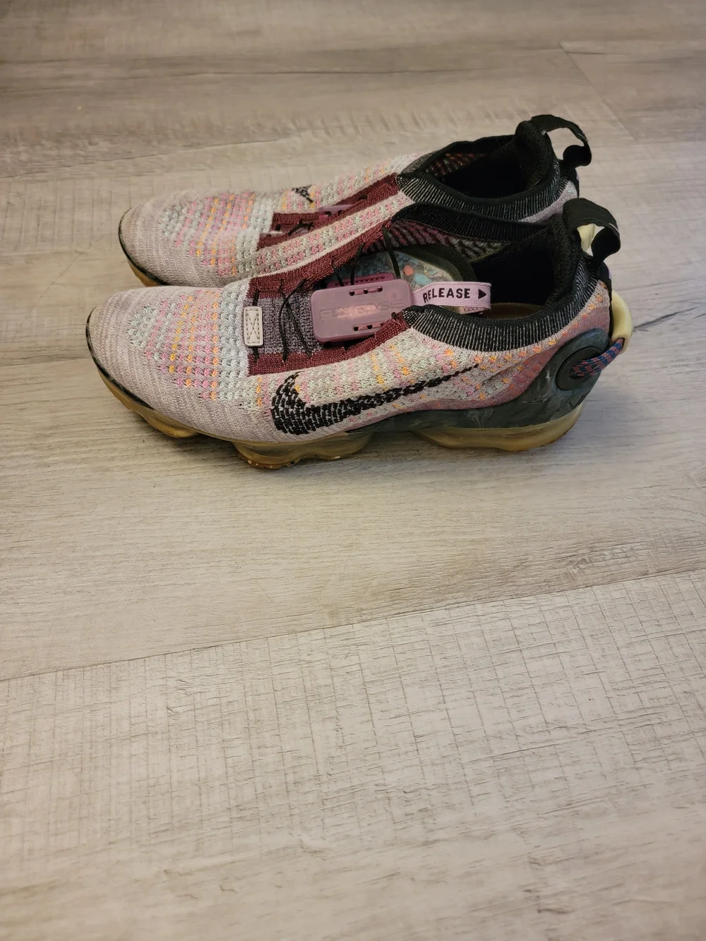 Nike upper locks swoosh