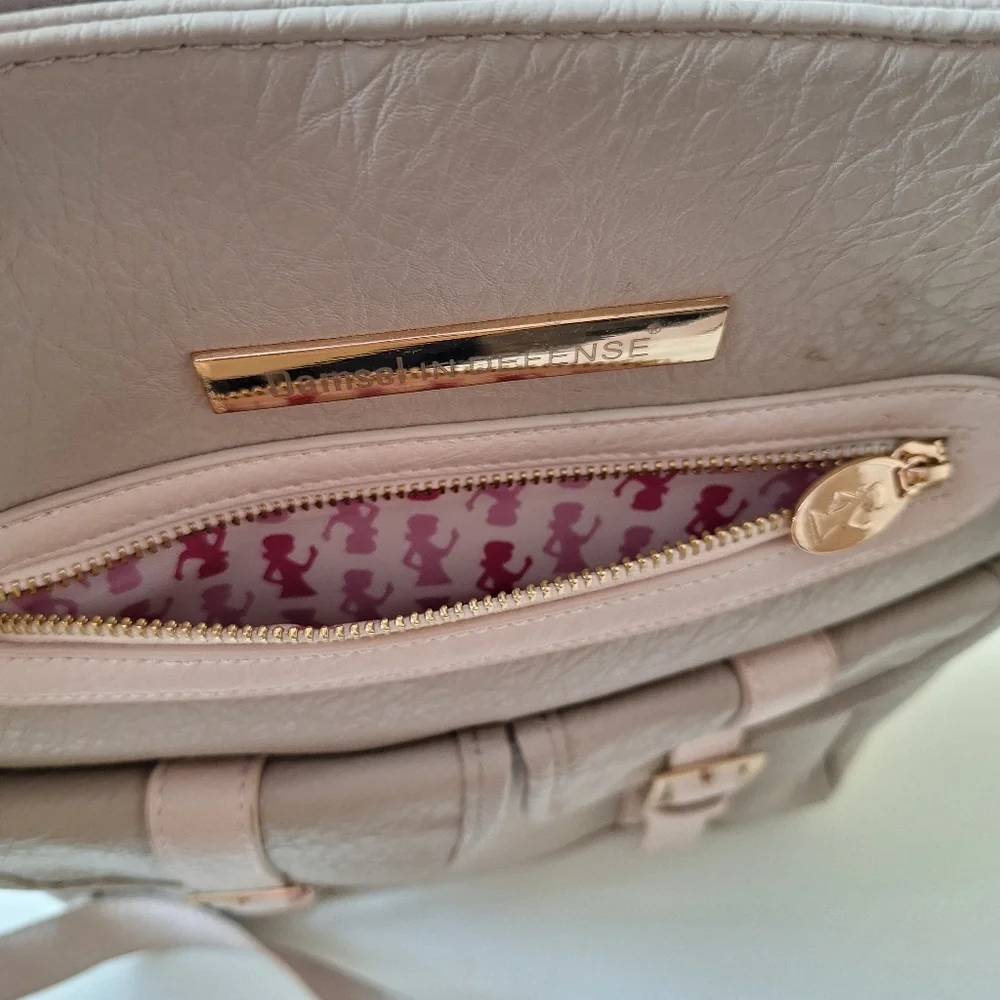 Damsel in Defense Concealment Jemma Bag in Taupe with Pink Interior NWT
