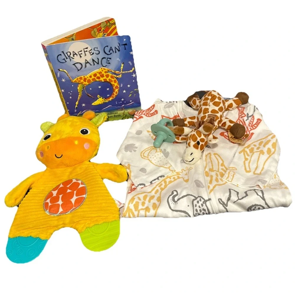 Unisex Baby Shower Animal Theme Gifts, Giraffe Pjs, Lovey, Pacifier Toy & Book‎