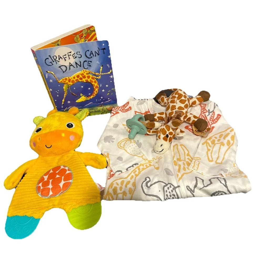 Unisex Baby Shower Animal Theme Gifts, Giraffe Pjs, Lovey, Pacifier Toy & Book‎