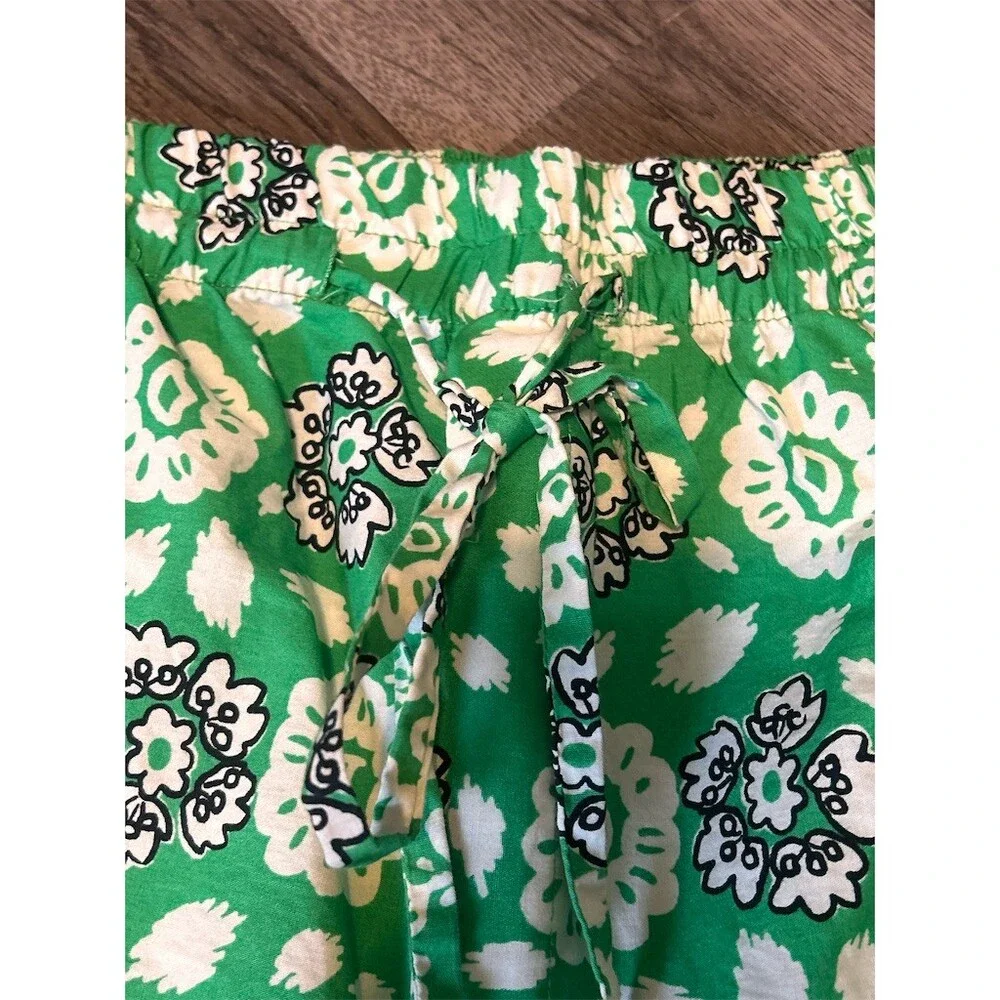 Zara Shorts Womens size Small Green Bandana Floral High Waisted Pull On