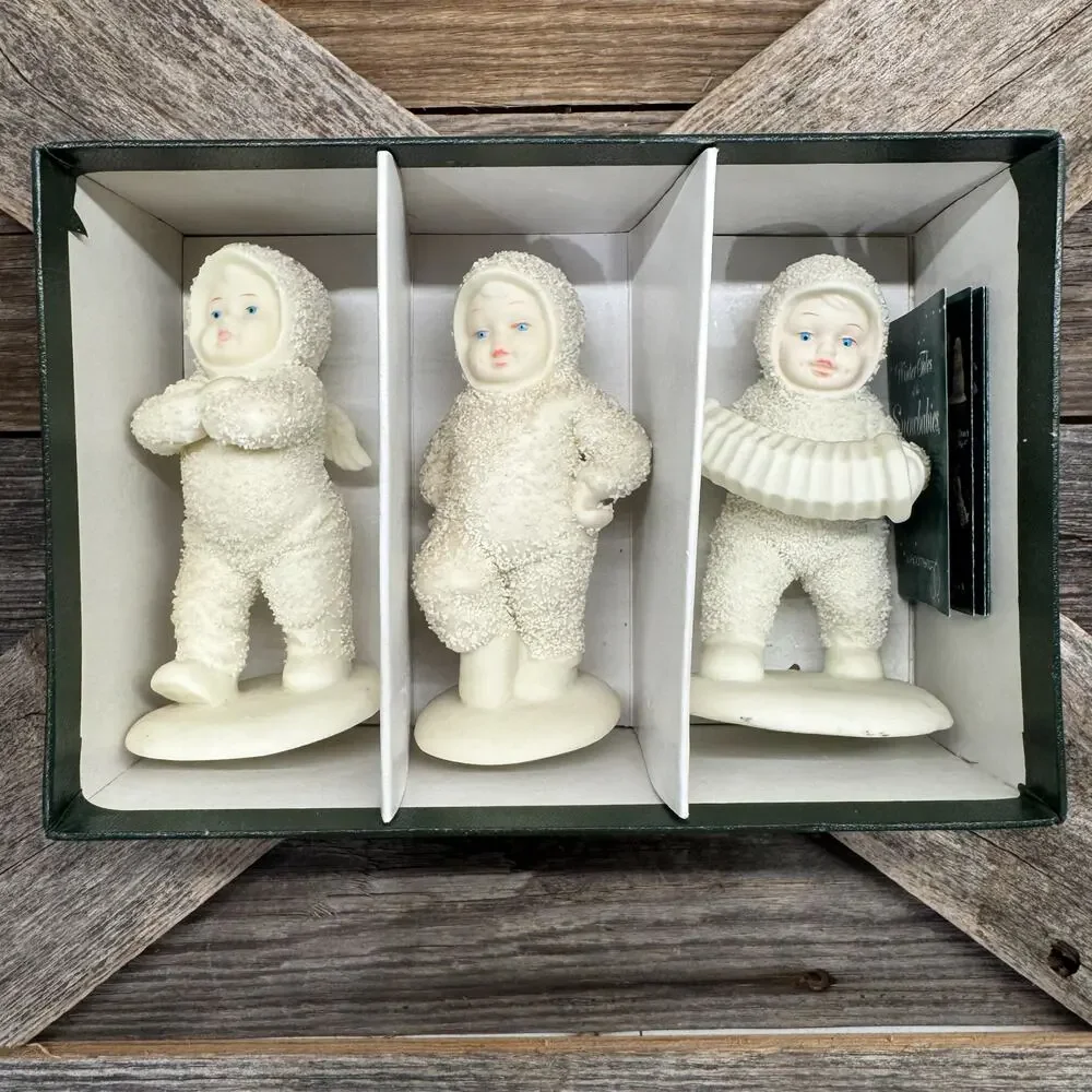 Department 56 comes or lidded