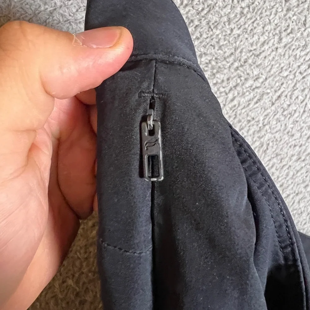 Fabletics Chino Pants Mens 38x31 Black Casual Flat Front Comfort Fit Straight‎
