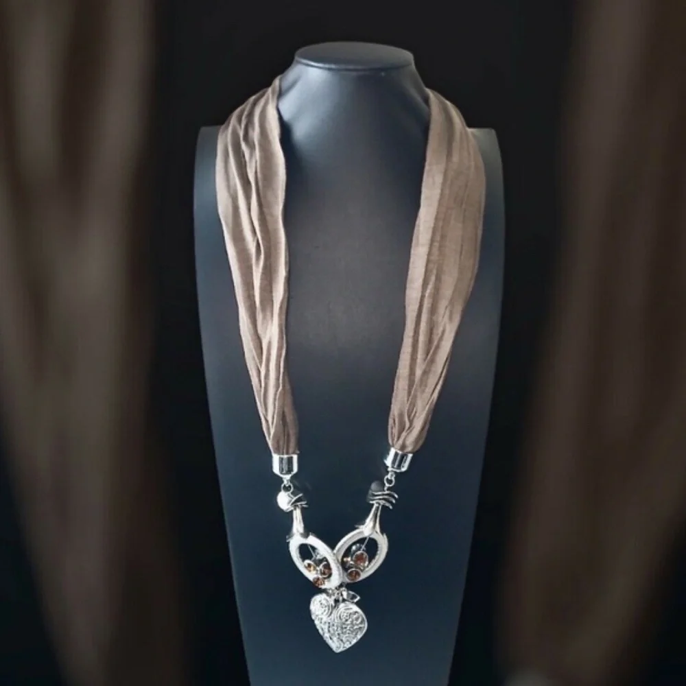 Womens Scarf Necklace Continuous Loop Necklace Pendant Jewelry 58 Inches‎