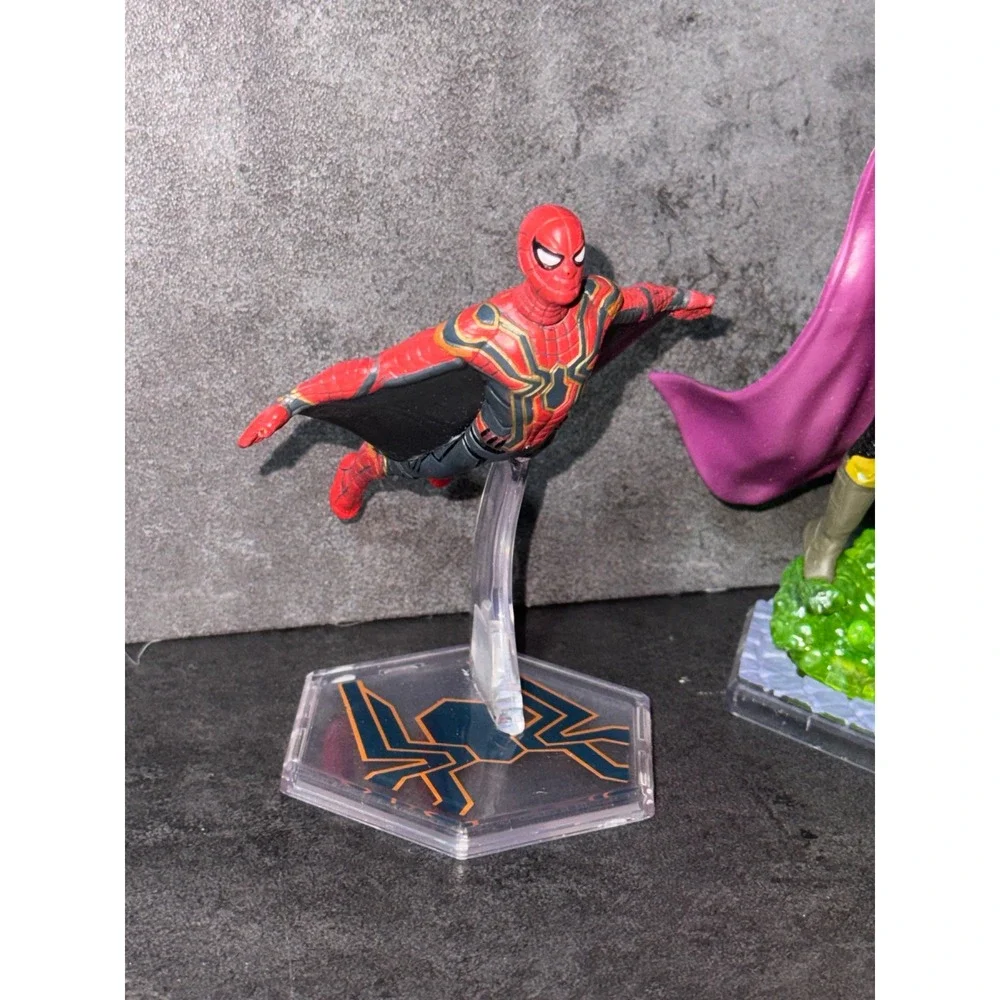Marvel suit hexagonal