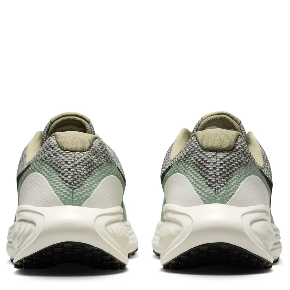 Nike revolution men