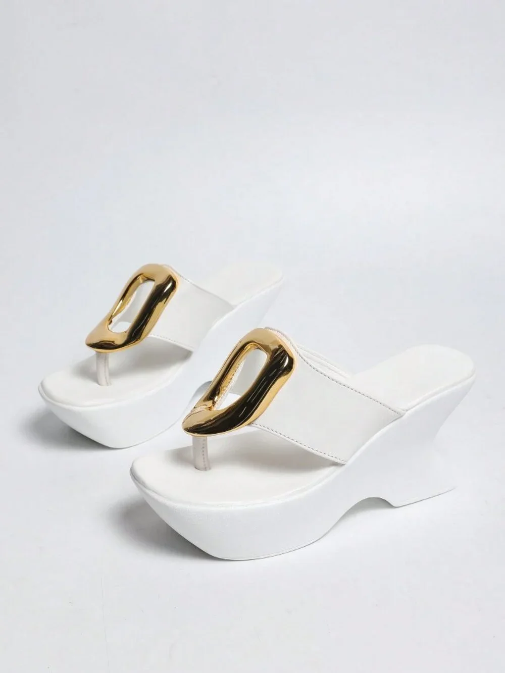 N/A white casual