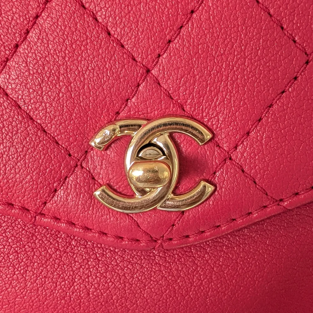 CHANEL excellent pre