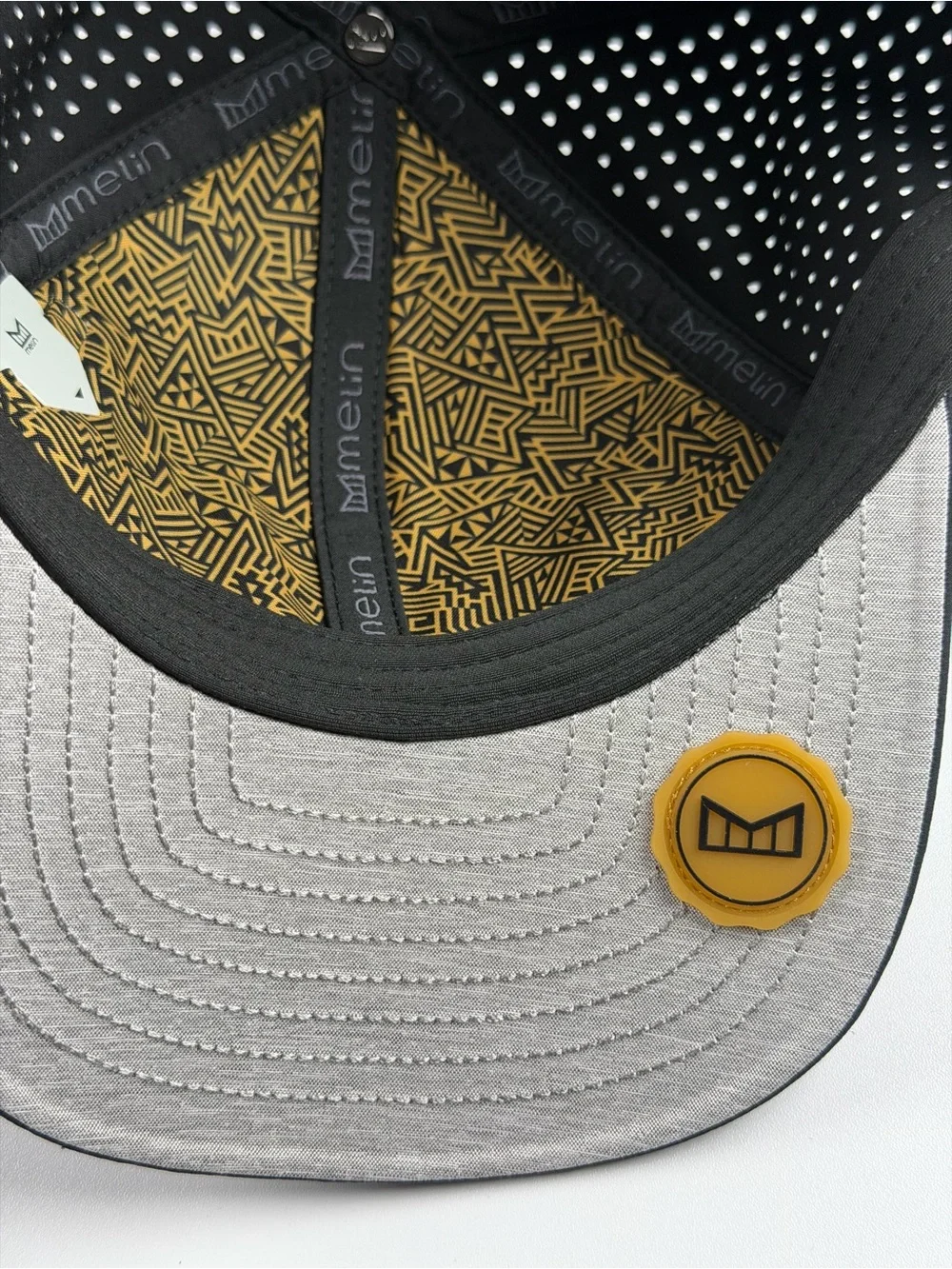 Melin A-Game Icon Hydro Performance Snapback Hat in Black / Gum, Classic